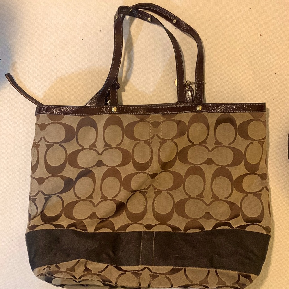 Coach Tan & Brown Signature Logo Travel Bag/Tote Bag/Weekender - Picture 1 of 10